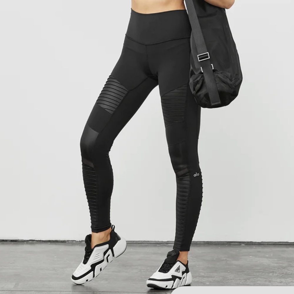 ALO HIGHWAISTED MOTO LEGGING SMALL